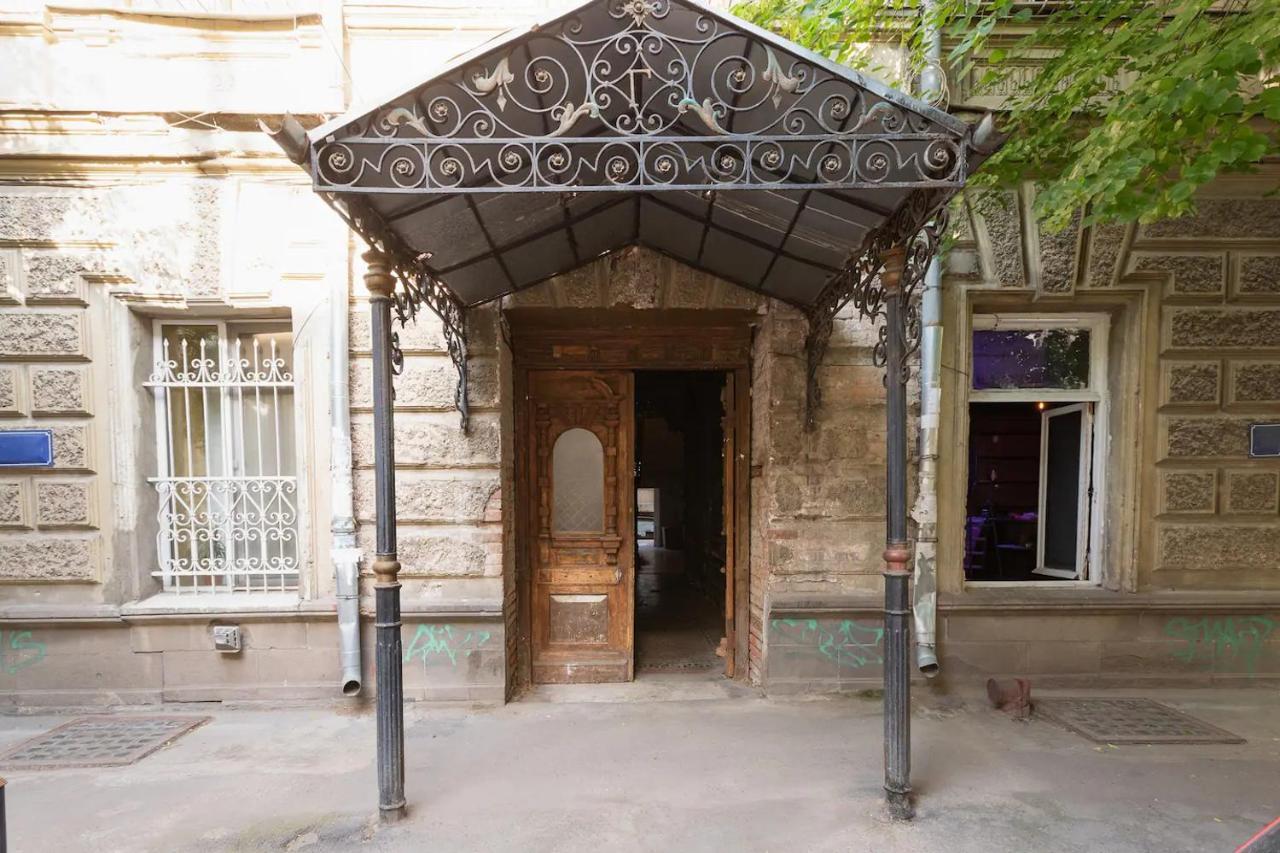 Quite Arch Attic Apartment Tbilisi Exterior photo